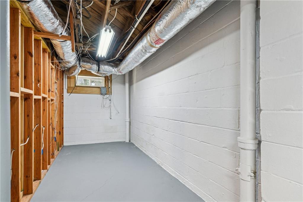 954 Winall Down Road NE