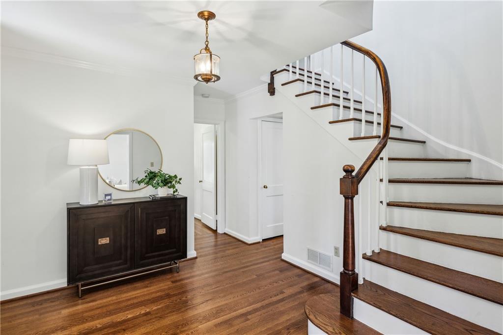 954 Winall Down Road NE