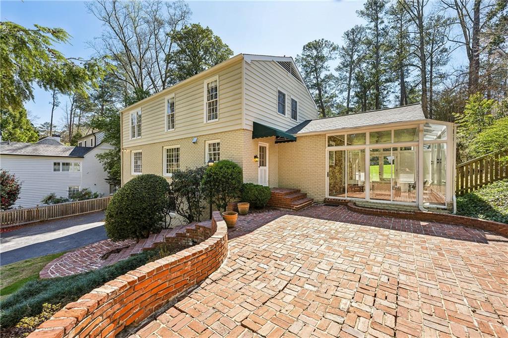 954 Winall Down Road NE