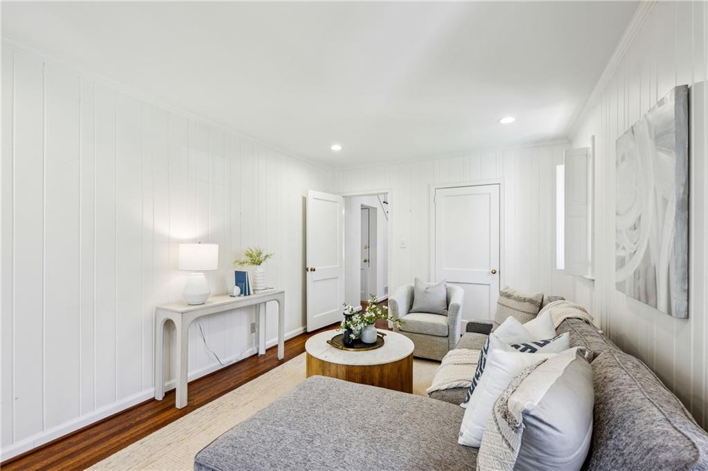 954 Winall Down Road NE