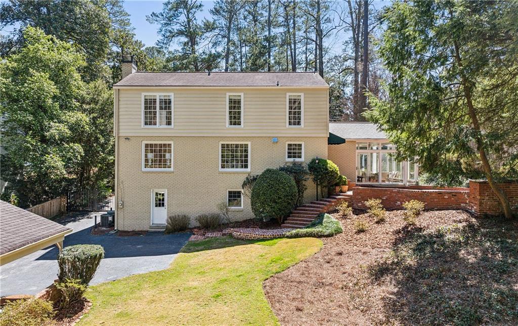 954 Winall Down Road NE