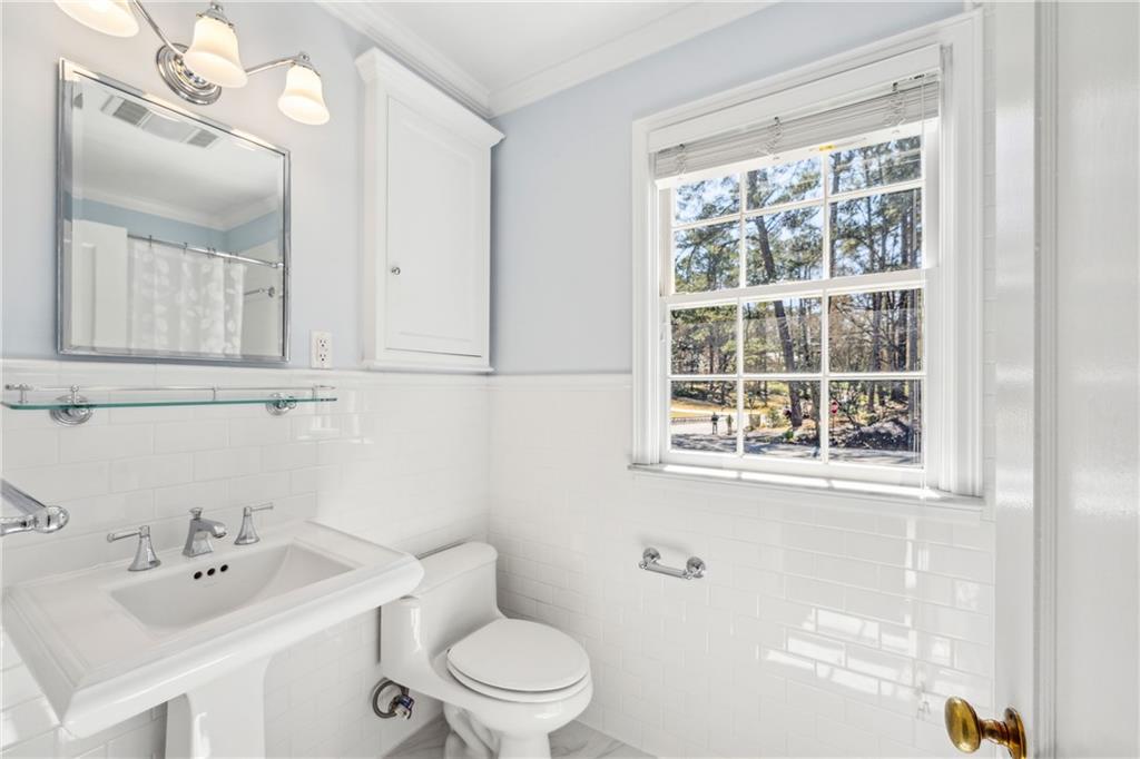 954 Winall Down Road NE