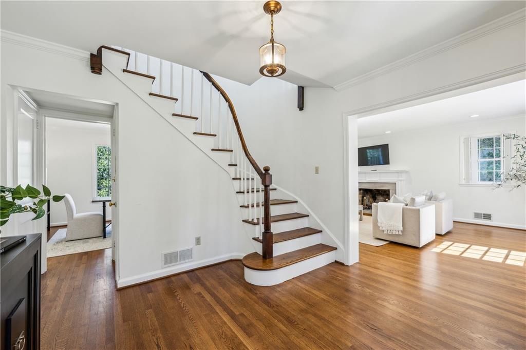 954 Winall Down Road NE