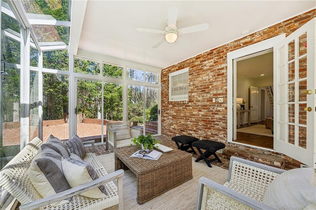 954 Winall Down Road NE