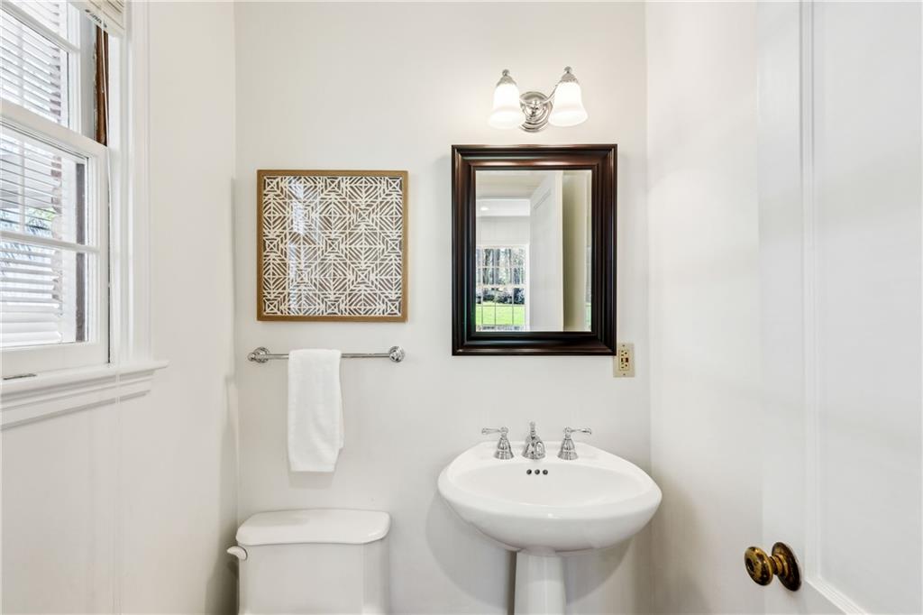 954 Winall Down Road NE