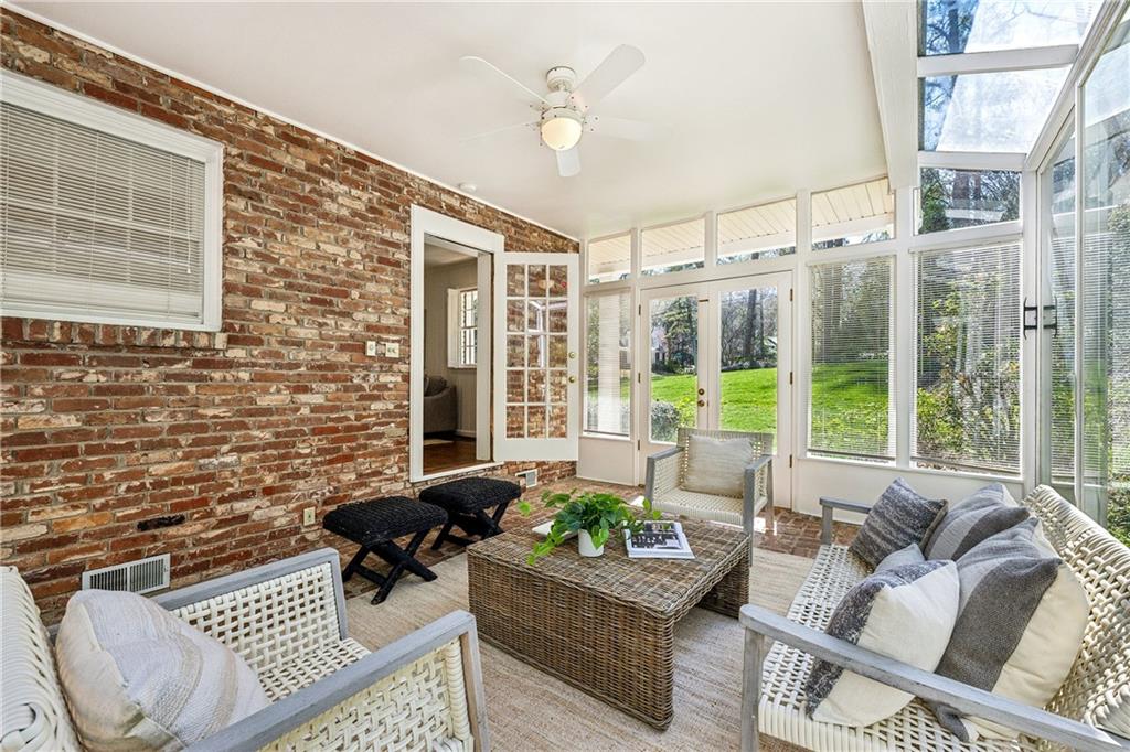 954 Winall Down Road NE