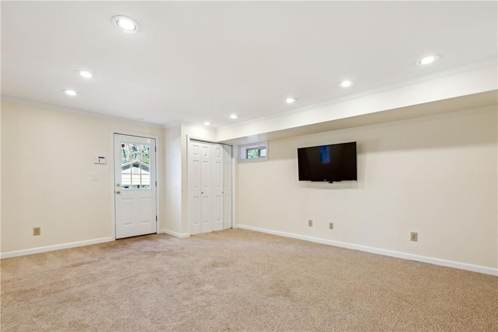 954 Winall Down Road NE