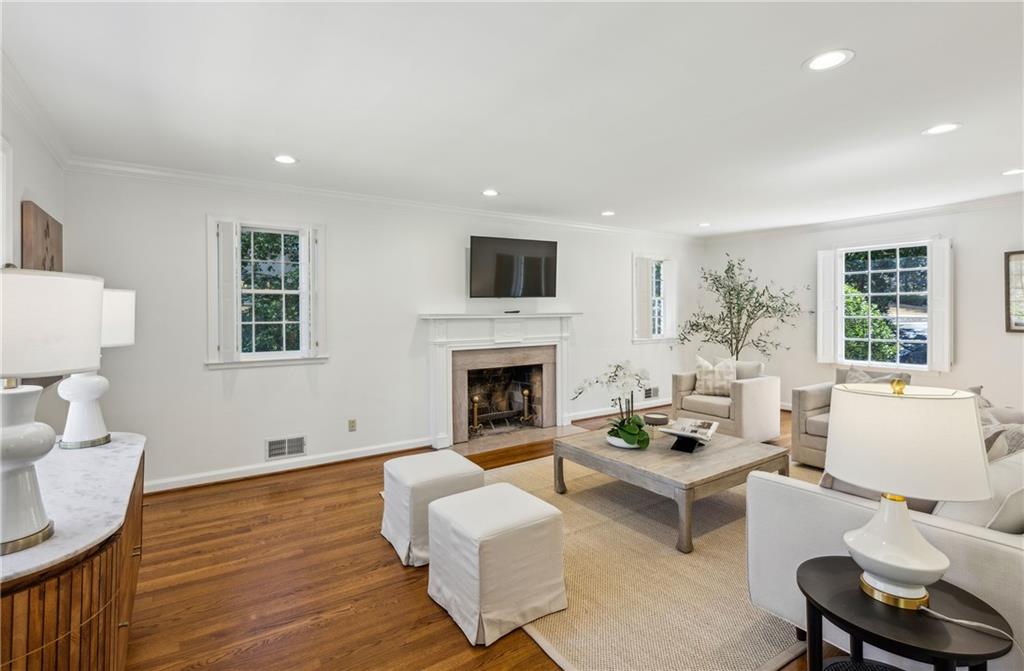 954 Winall Down Road NE