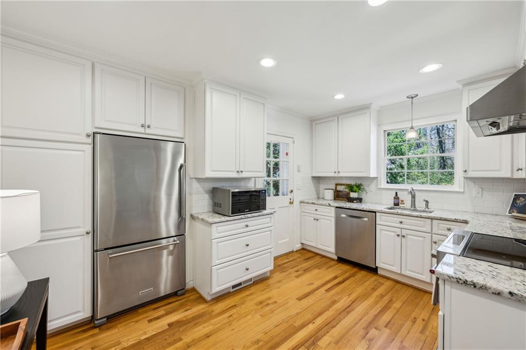 954 Winall Down Road NE