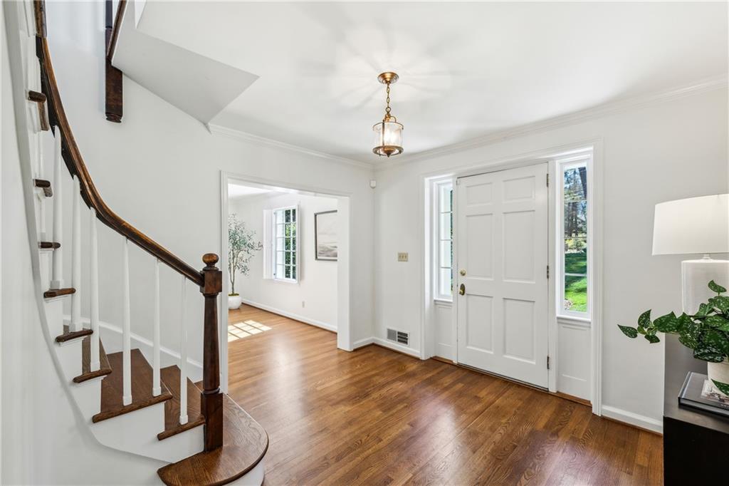 954 Winall Down Road NE