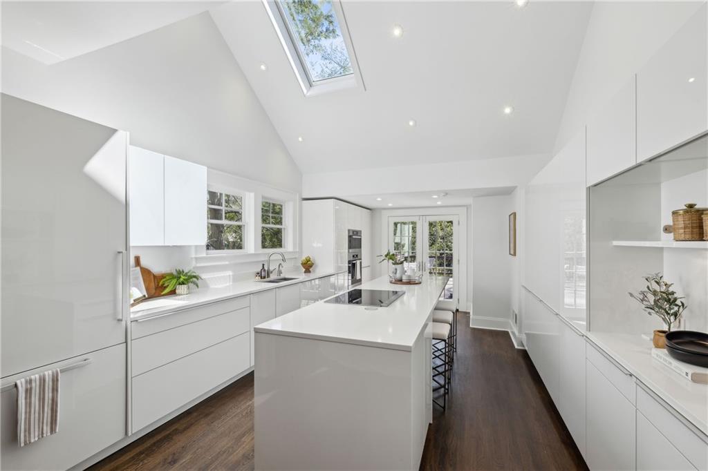 185 E Wesley Road NE