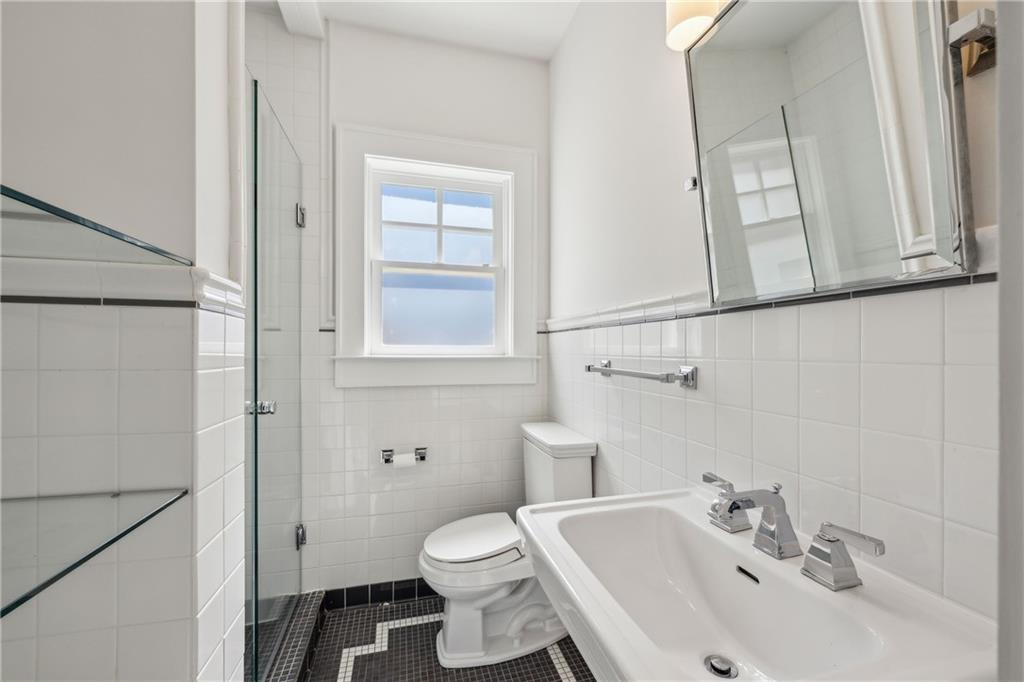 185 E Wesley Road NE