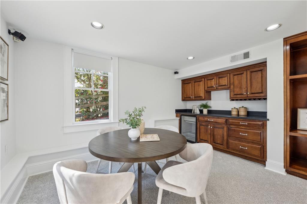 185 E Wesley Road NE