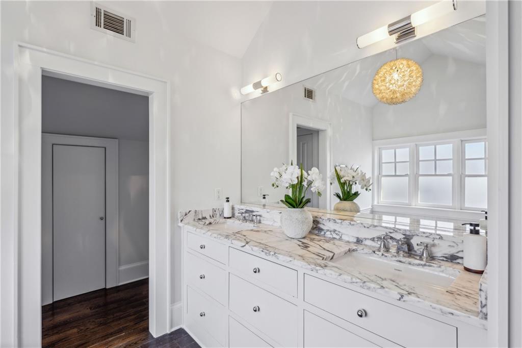 185 E Wesley Road NE