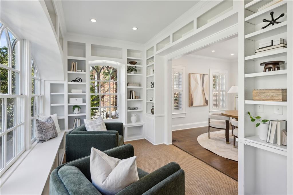 185 E Wesley Road NE