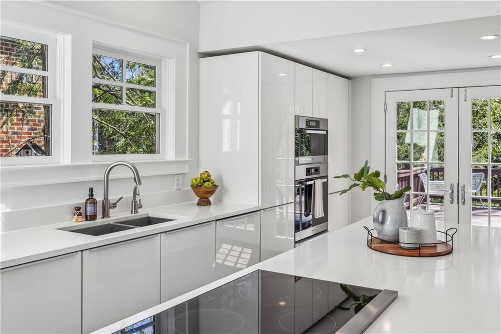 185 E Wesley Road NE