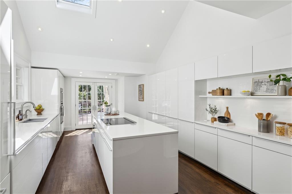 185 E Wesley Road NE