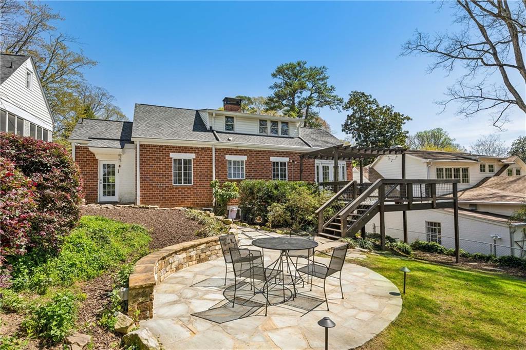 532 Princeton Way NE