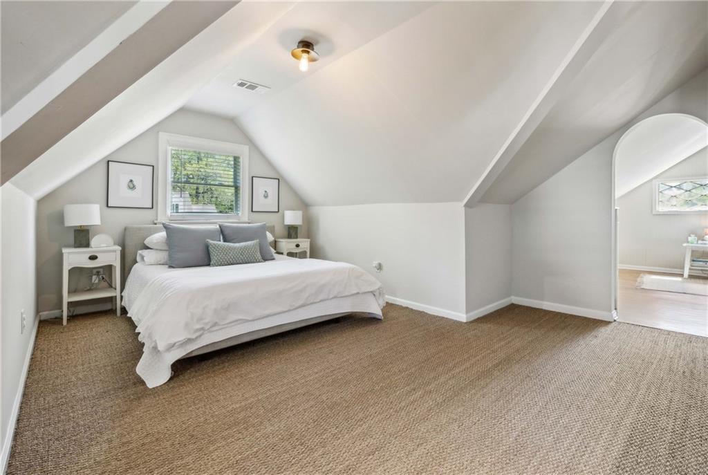 532 Princeton Way NE