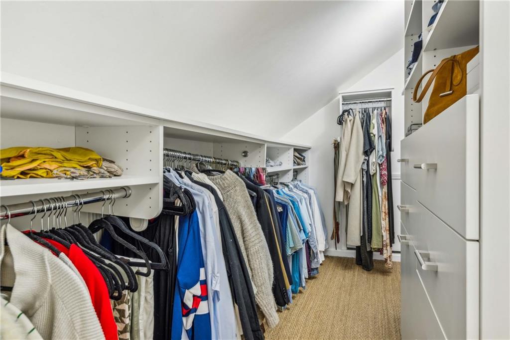 532 Princeton Way NE