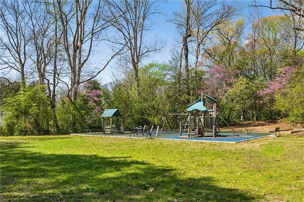 532 Princeton Way NE