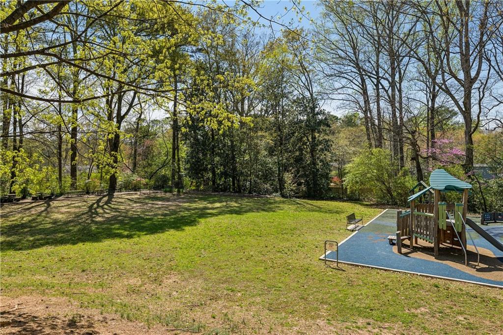 532 Princeton Way NE