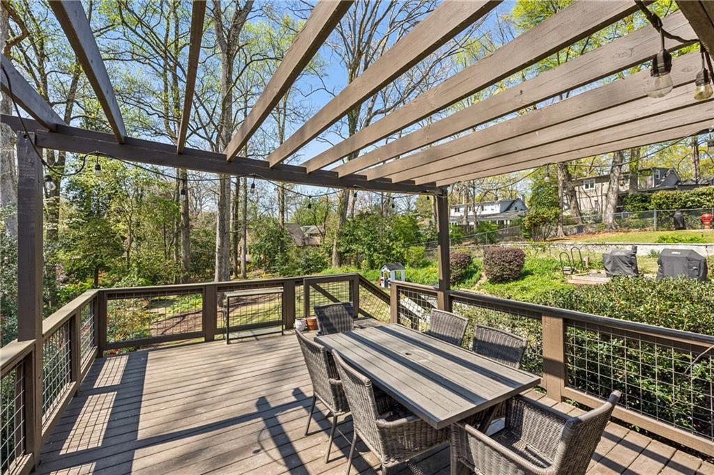 532 Princeton Way NE