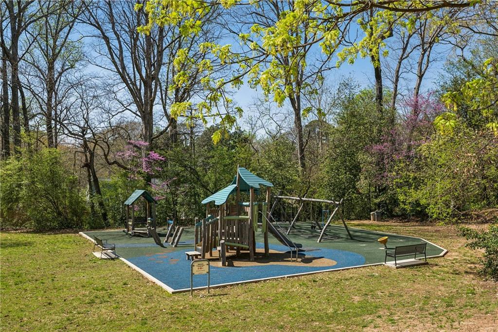 532 Princeton Way NE