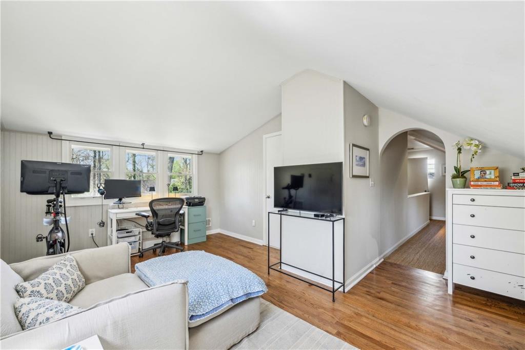 532 Princeton Way NE