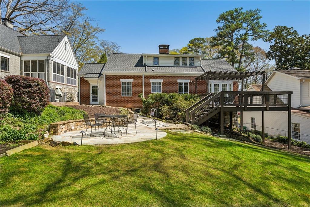 532 Princeton Way NE