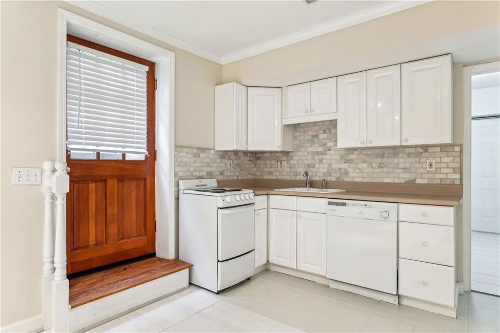 2314 Attaway Walk NE