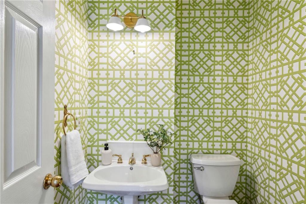 2314 Attaway Walk NE