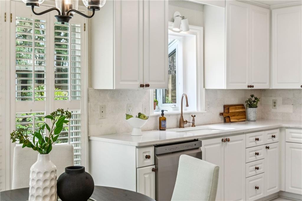 2314 Attaway Walk NE