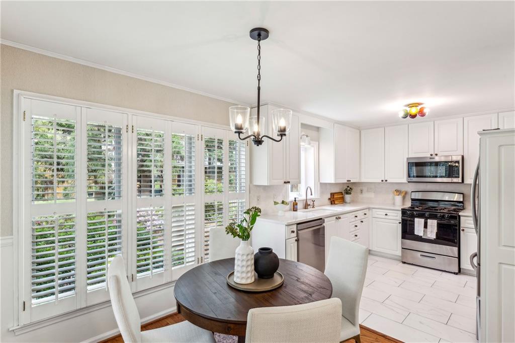 2314 Attaway Walk NE