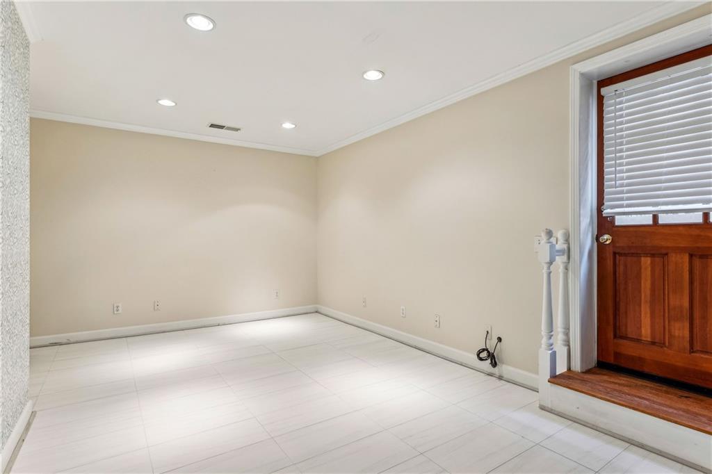 2314 Attaway Walk NE