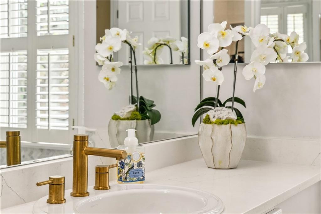 2314 Attaway Walk NE