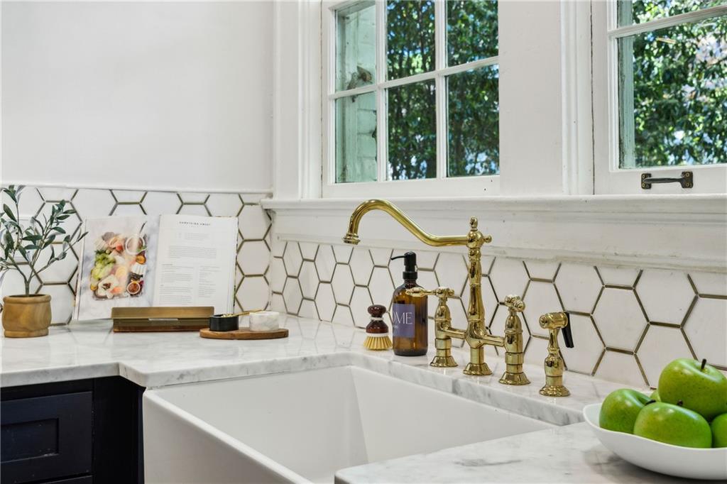 21 Peachtree Memorial Drive NW Unit 12