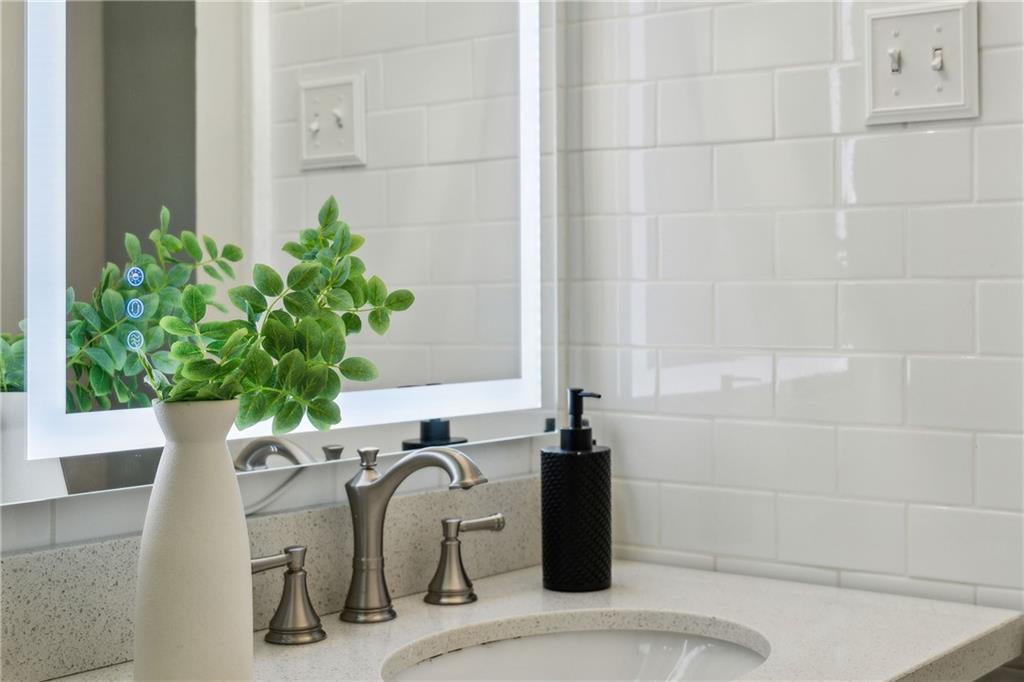 21 Peachtree Memorial Drive NW Unit 12