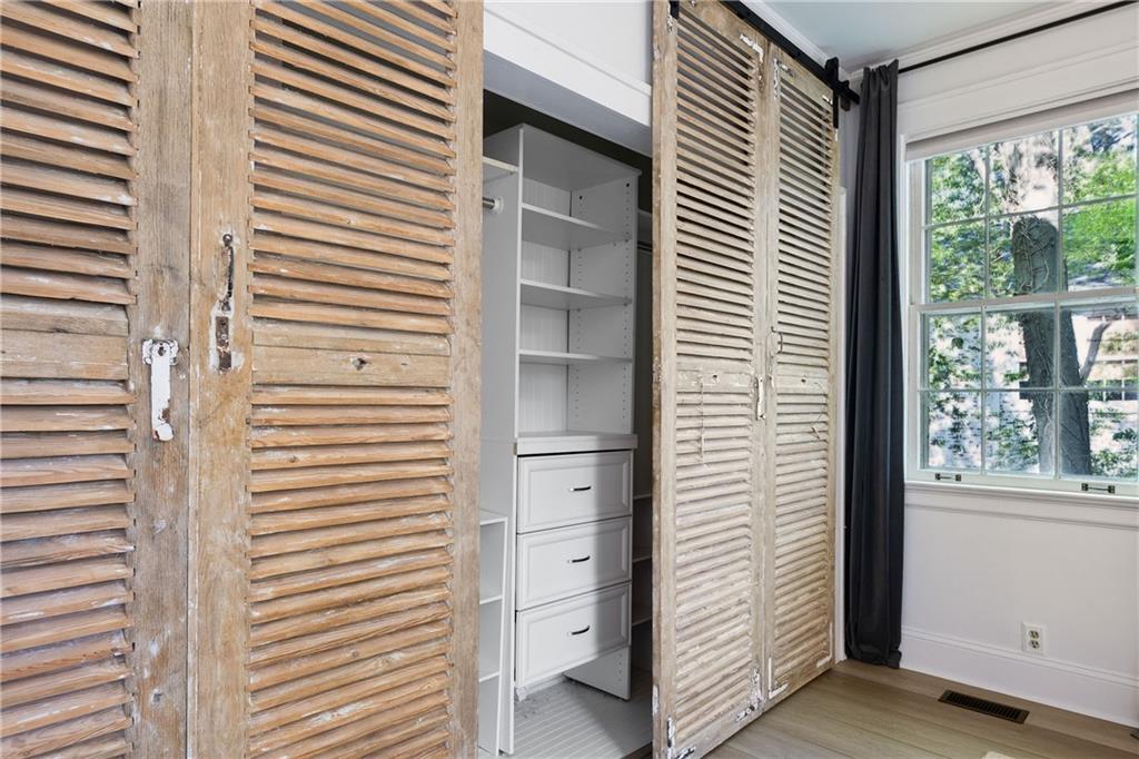 21 Peachtree Memorial Drive NW Unit 12