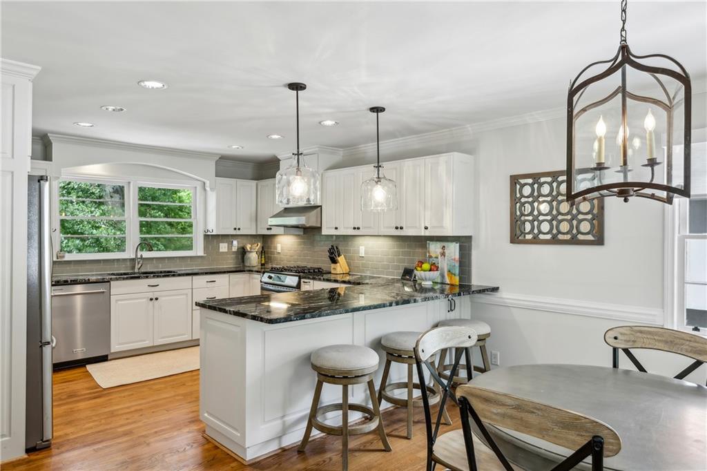 389 Valley Brook Drive NE