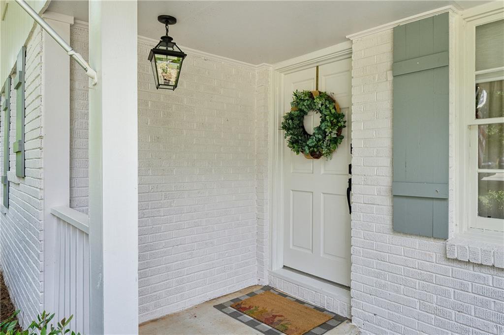 389 Valley Brook Drive NE