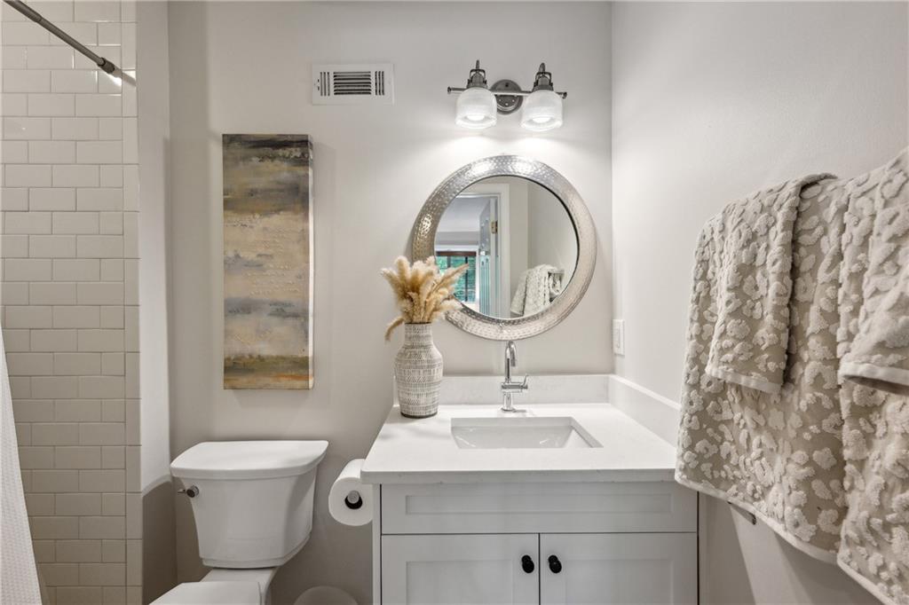 389 Valley Brook Drive NE