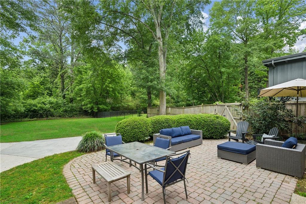 389 Valley Brook Drive NE