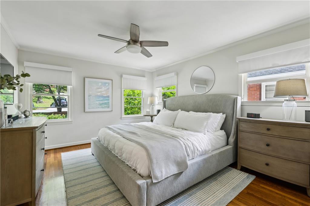 389 Valley Brook Drive NE