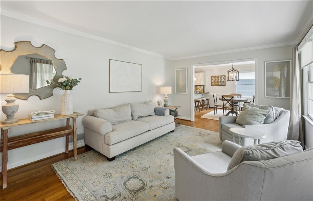 389 Valley Brook Drive NE