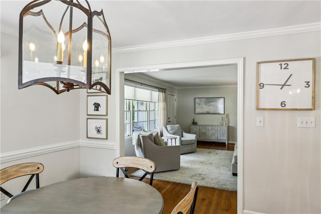 389 Valley Brook Drive NE