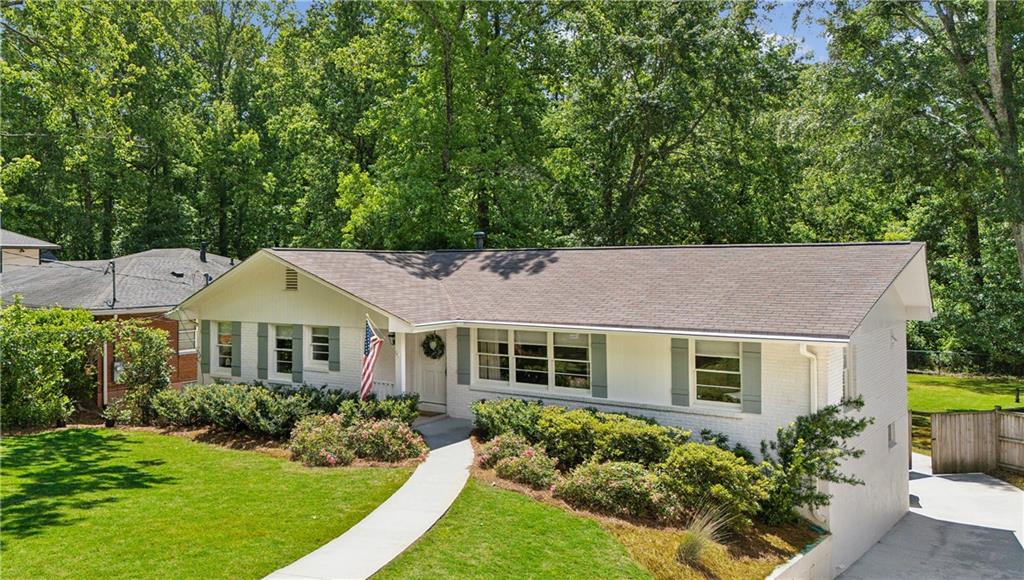 389 Valley Brook Drive NE