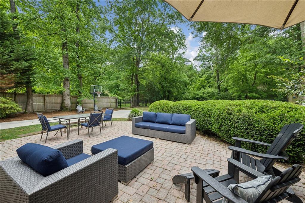 389 Valley Brook Drive NE