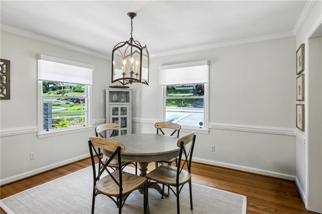 389 Valley Brook Drive NE