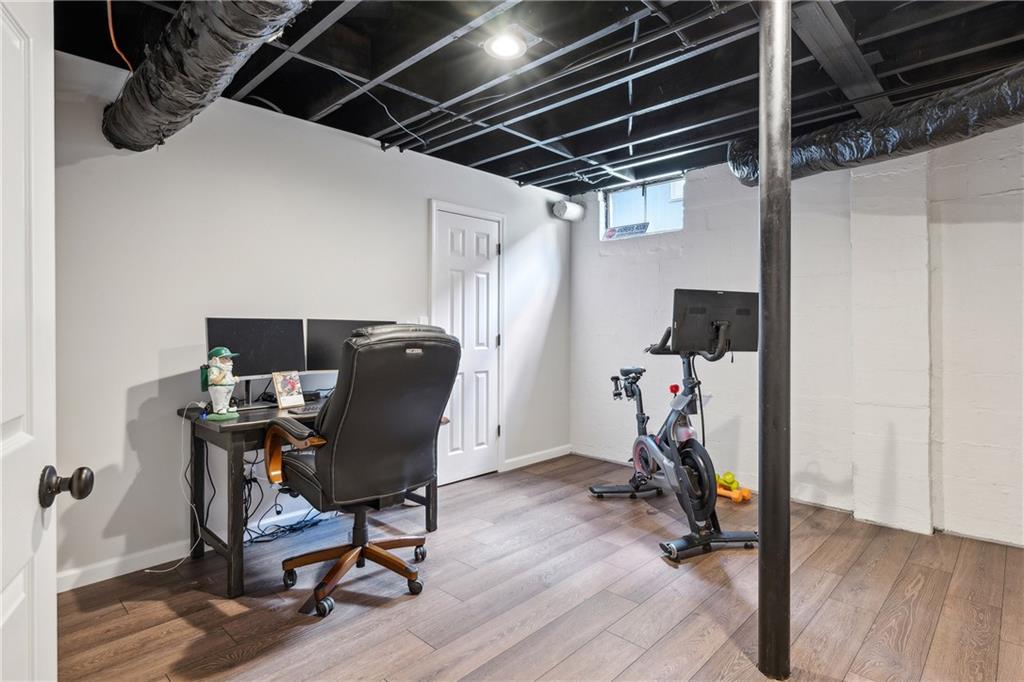 389 Valley Brook Drive NE